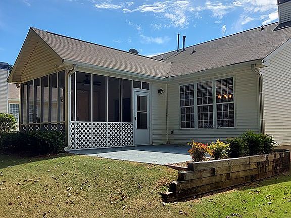 3rd image of 1235 Pinehurst Dr