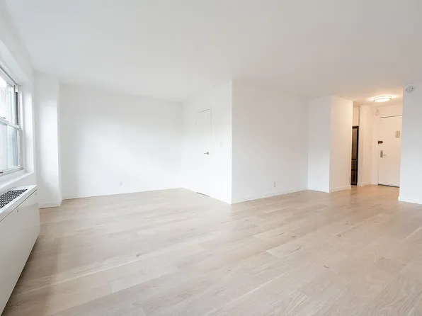 150 W End Ave APT 27J, New York, NY 10023