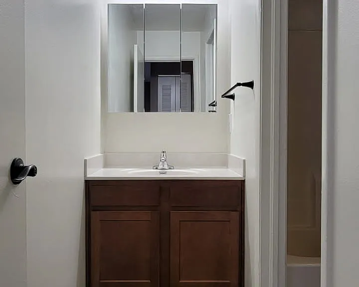 Cottonwood - Bathroom