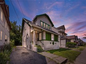 97 Rohr St