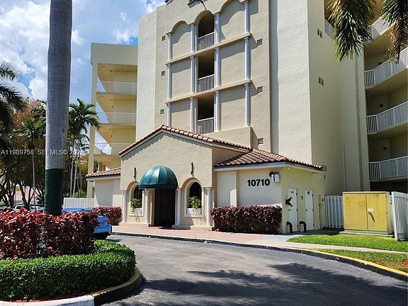 2nd image of 10710 NW 66th St APT 402
