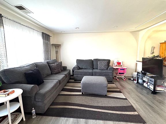4th image of 1362 McQuesten Dr APT B
