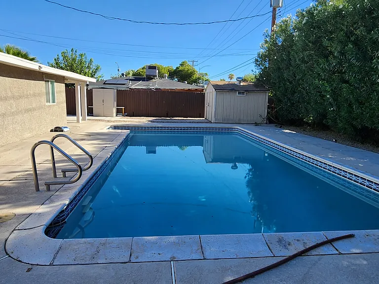 124 Prince Ln — Photo 3