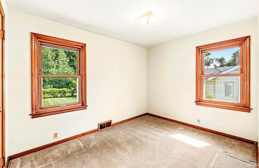 2 bed, 1000 sqft, $1,700 — Photo 2