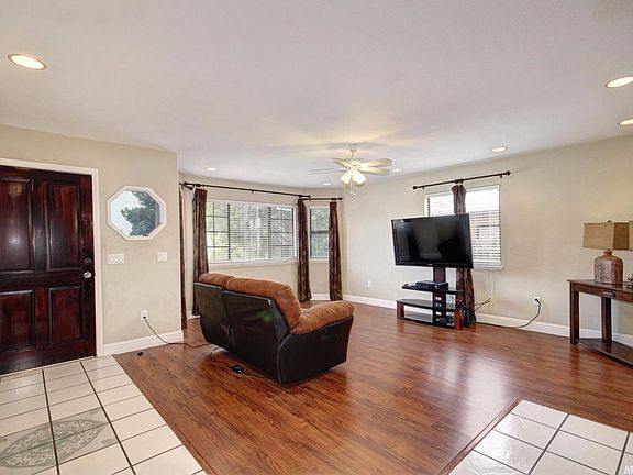 2nd image of 4406 78th St