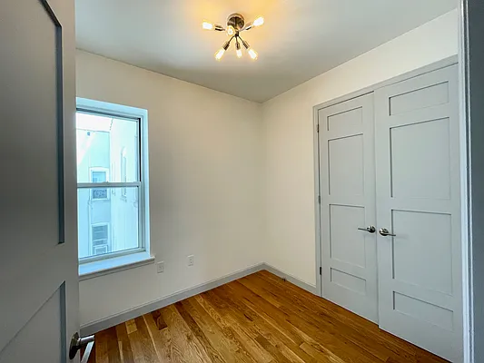 Rented by R New York | media 25