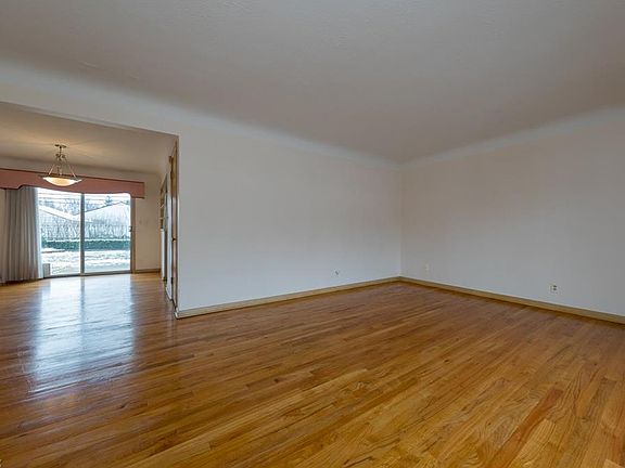4th image of 4378 Urban Dr