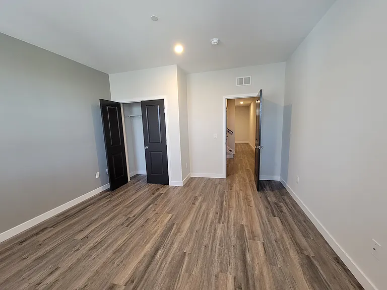 729 N 38th St #2 — Photo 14