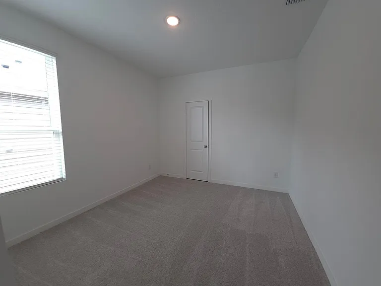 243 Juanita Way — Photo 3