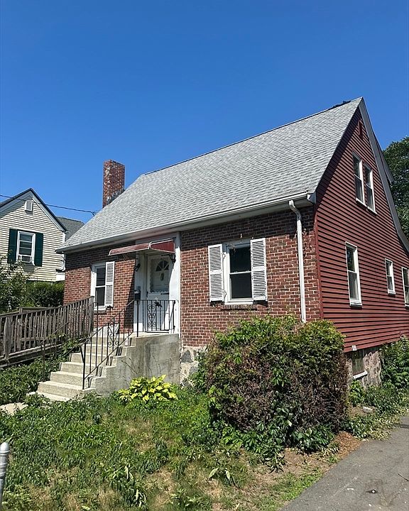 2nd image of 130 Clare Ave