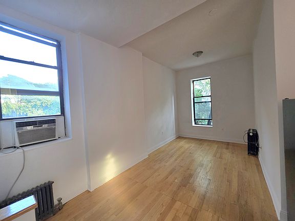 3rd image of 230 W 123rd St #1D