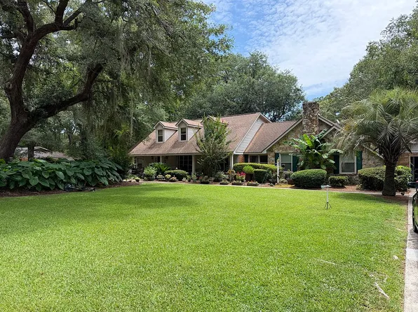 305 Kuwe Trl, Hinesville, GA 31313