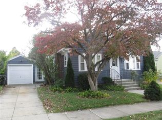 180 Sandringham Ave, Providence, RI 02908