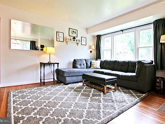 3rd image of 3106 Gumwood Dr