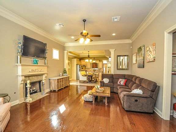 4th image of 205 Grand Pointe Blvd