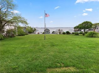 31 Coggeshall Ave, Bristol, RI 02809