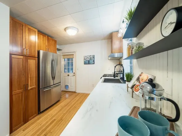 5501 Esther Beach Rd, Madison, WI 53713