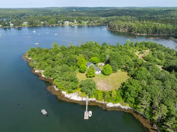 65 Tavenner Road, Boothbay, ME 04537