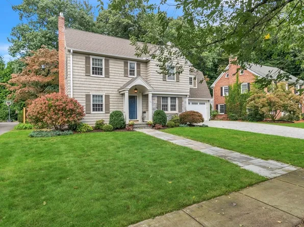 22 Falmouth Rd, Longmeadow, MA 01106