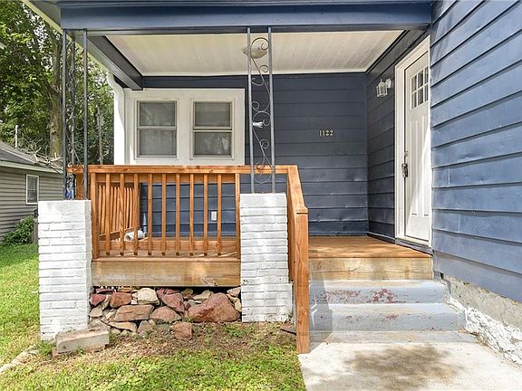 3rd image of 1122 2nd Ave