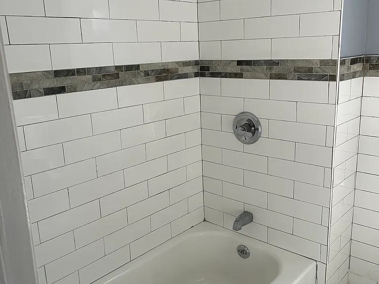 662 Avenue A — Photo 6
