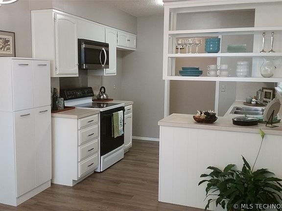 4th image of 3352 E 56th Pl Unit B