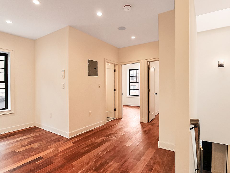 1st image of 733 Madison St #2