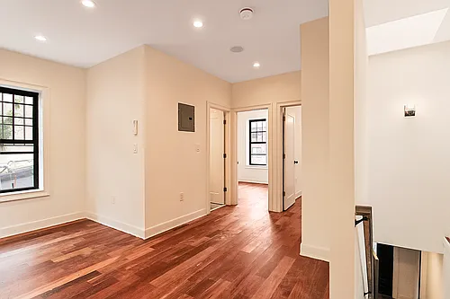 733 Madison St #2 Photo 1