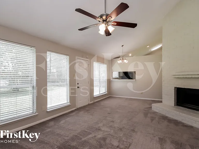 3919 Algernon Dr — Photo 4