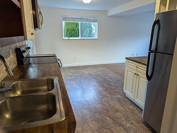 2nd image of 3426 Lindsay Ave