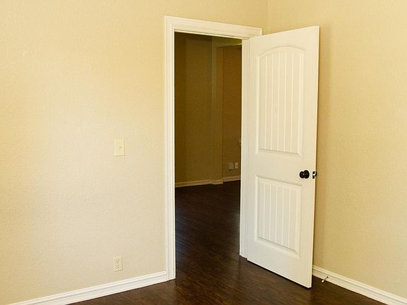 Bedroom 1 (No closet)