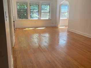 516 Summit Ave E, Seattle, WA 98102