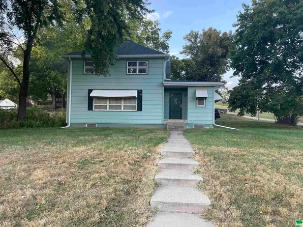 4723 Correctionville Rd, Sioux City, IA 51106