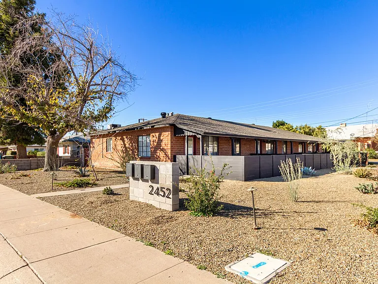 2452 E. Amelia Ave. — Photo 11