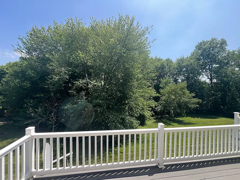540 Van Dyke Cir — Photo 14