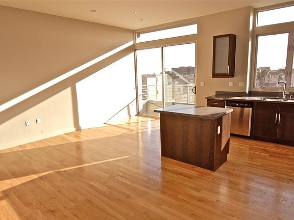 3rd image of 1842 Purdue Ave APT 402