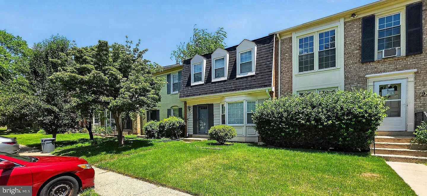 3 bed, 2.5 bath, 1722 sqft, $2,800 — Photo 3