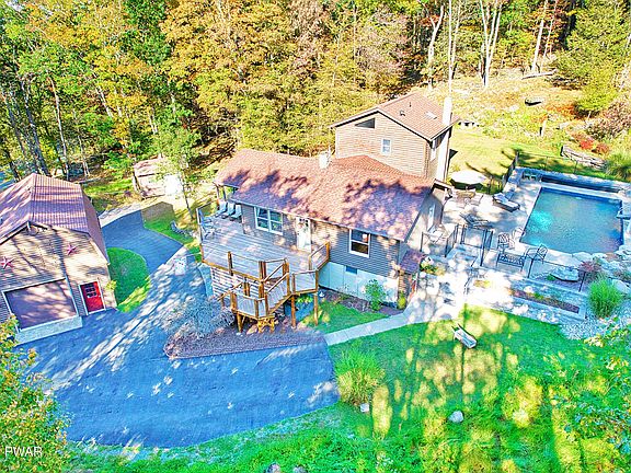 2nd image of 306 Twin Lakes Rd