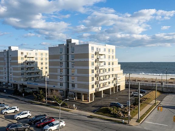 5th image of 450 W Broadway #D3