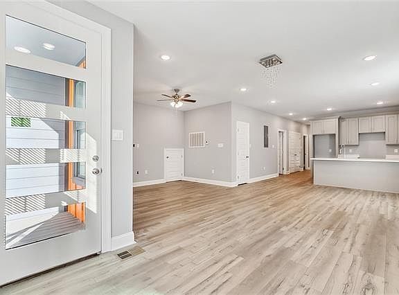 4th image of 5461 Saint Claude Ave