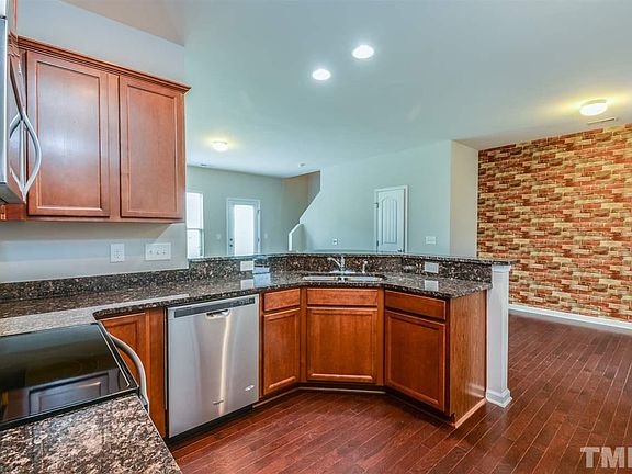 3rd image of 108 Comptonfield Dr #108