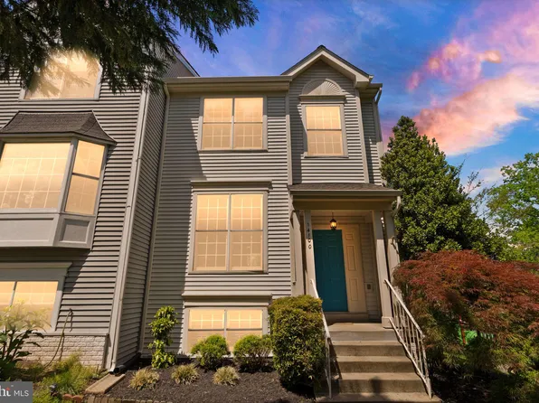 14100 Rocky Valley Dr, Centreville, VA 20121