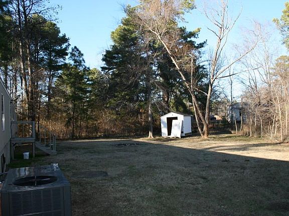 2nd image of 15718 Garnett Dr