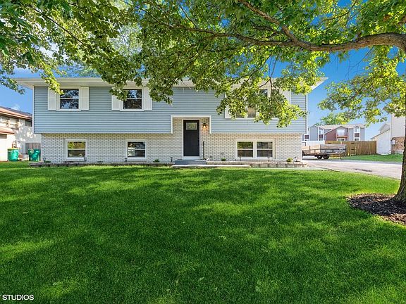 3rd image of 4037 W 76th Ln