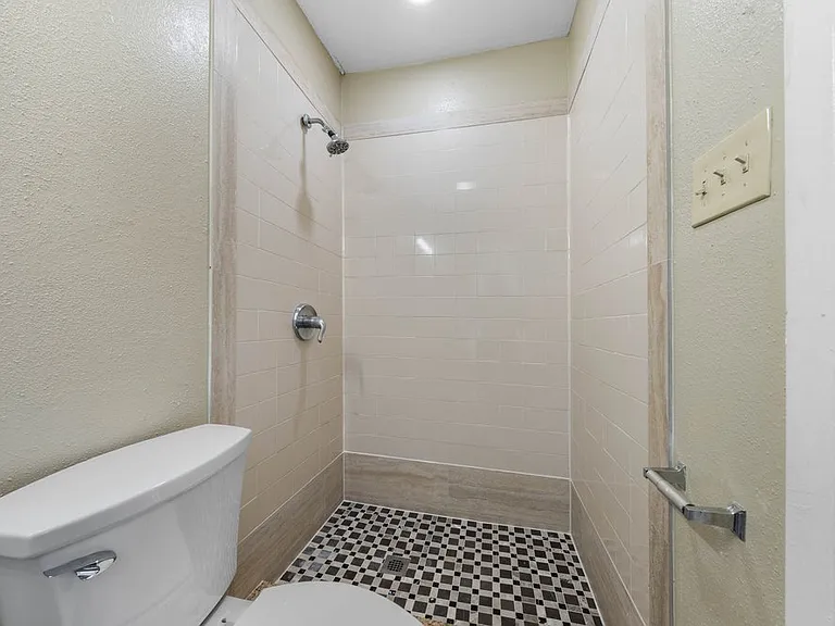 138 Dora St — Photo 19
