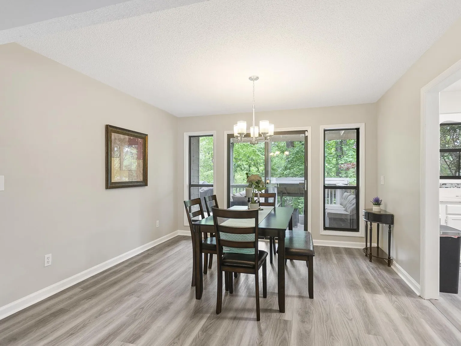 3 bed, 2330 sqft, $7,500 — Photo 2