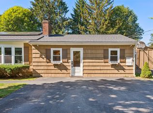 4 Carriage Hill Rd, Cape Elizabeth, ME 04107