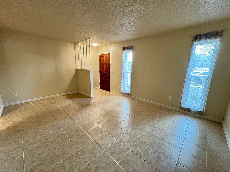 2291 Pipestone Ct — Photo 16