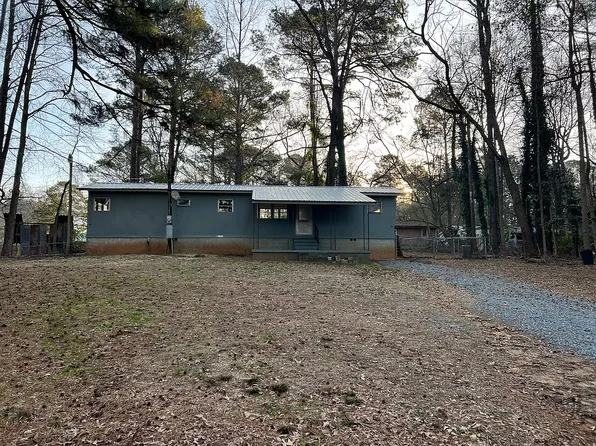 688 Red Oak Dr, Waverly Hall, GA 31831