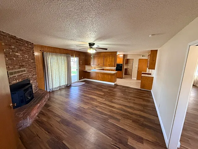 4 bed, 2.5 bath, 2854 sqft, $2,495 — Photo 3
